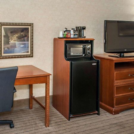 Quality Inn Castleton Eksteriør bilde
