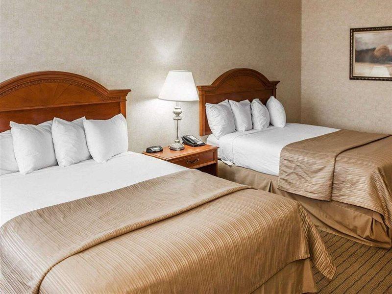 Quality Inn Castleton Eksteriør bilde