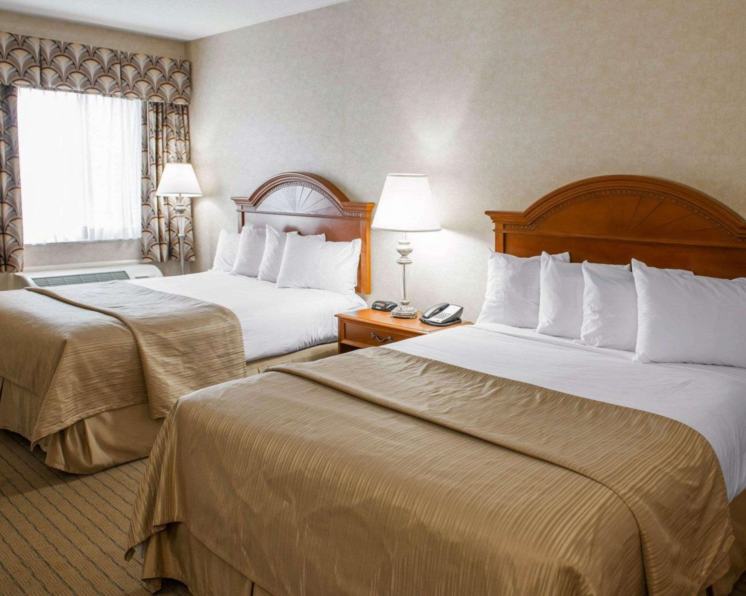 Quality Inn Castleton Eksteriør bilde