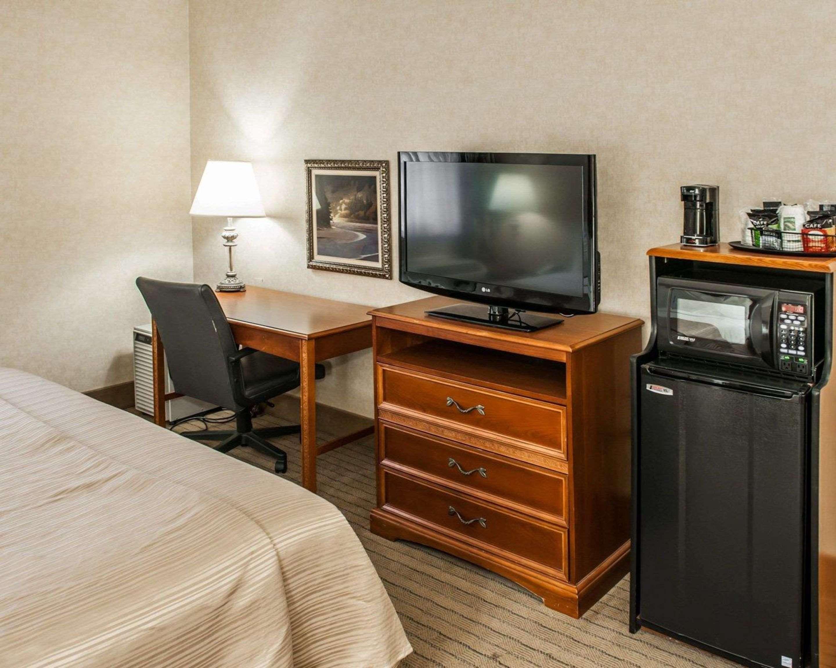 Quality Inn Castleton Eksteriør bilde
