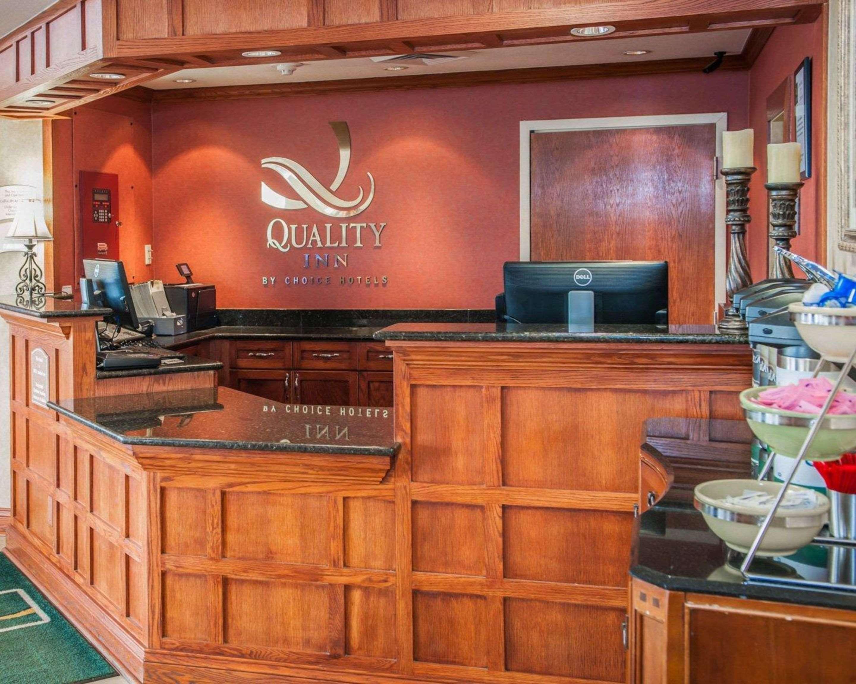 Quality Inn Castleton Eksteriør bilde