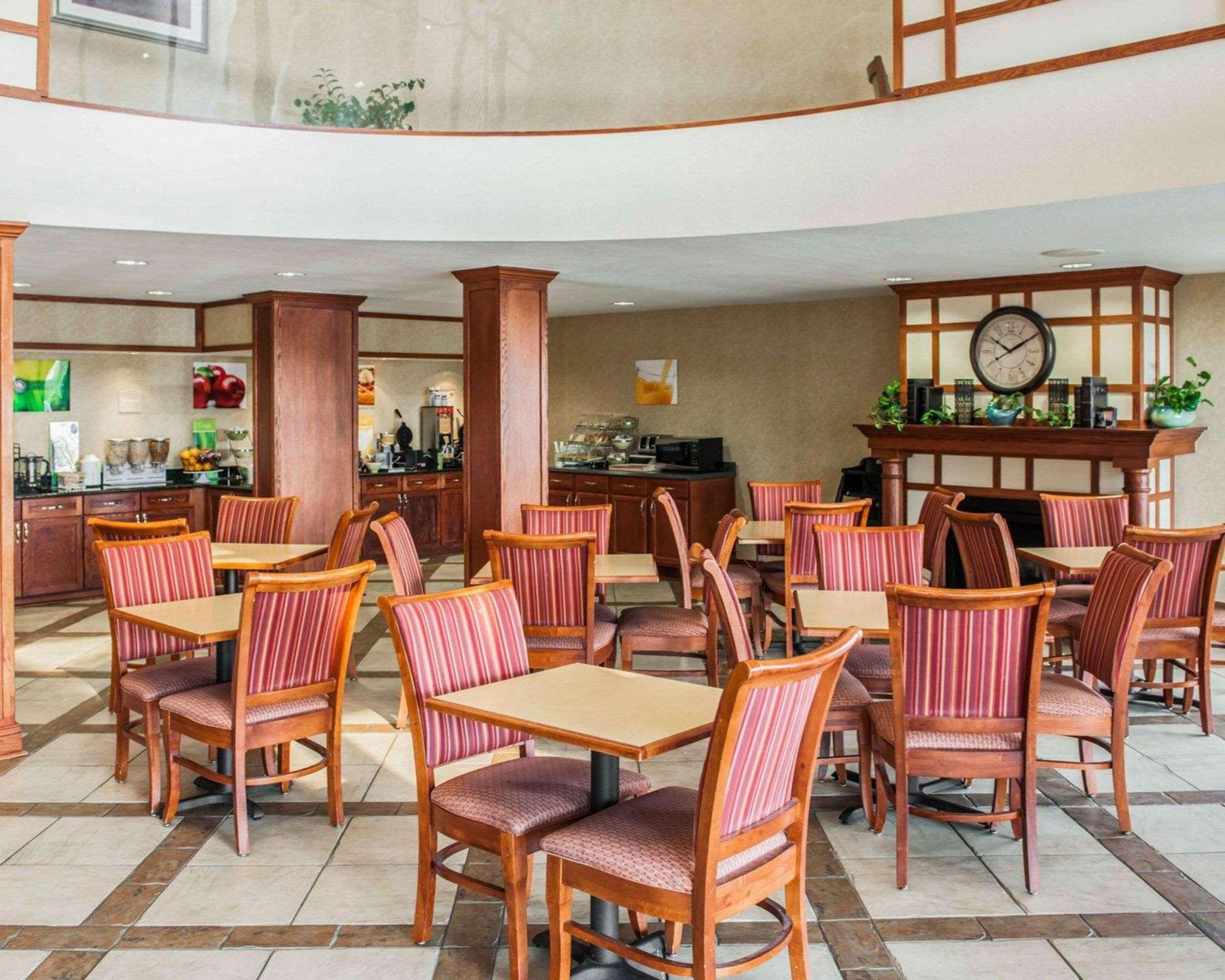 Quality Inn Castleton Eksteriør bilde