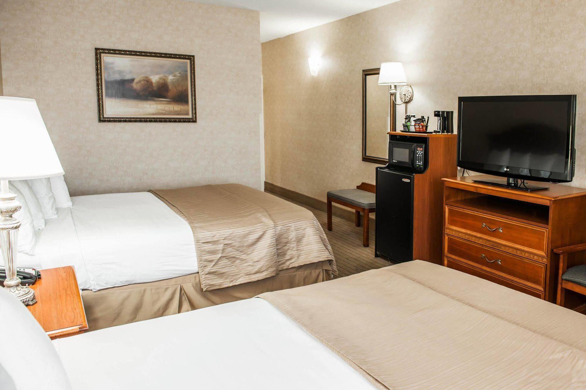 Quality Inn Castleton Eksteriør bilde